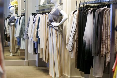 find ladies boutiques.